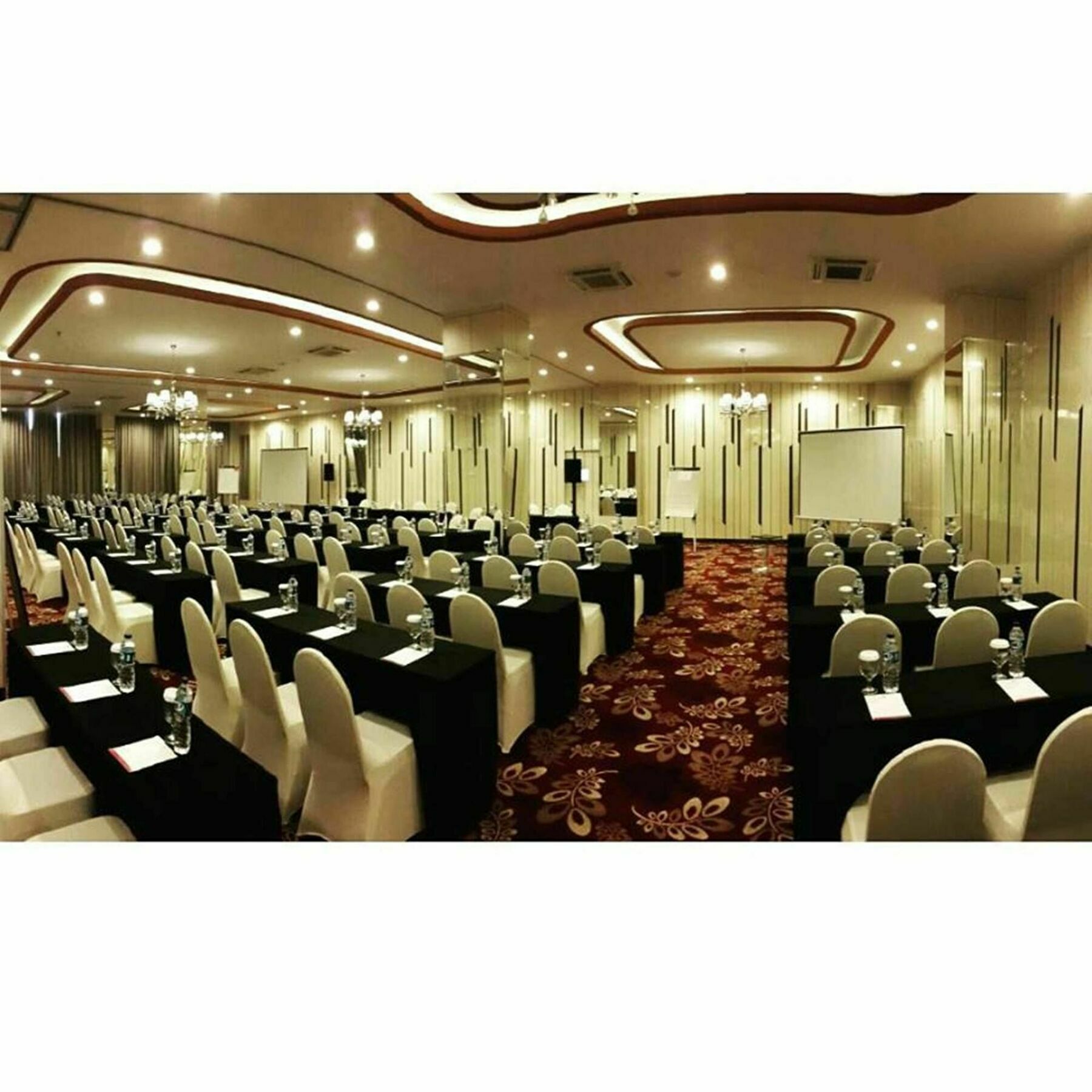 Agria Hotel Bogor Exterior foto